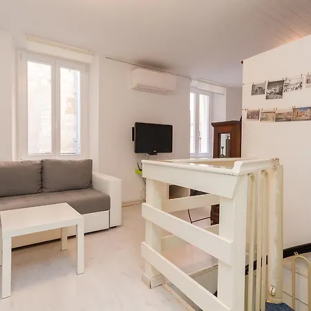 Landusa Apartman *