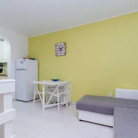 Apartment Landusa *